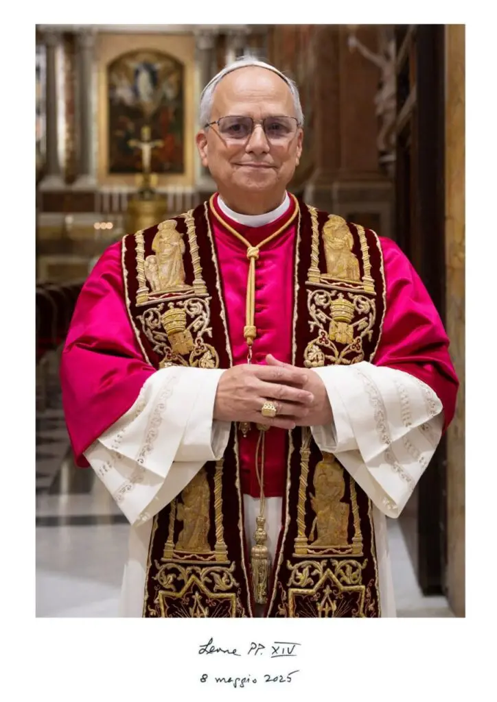 Leão XIV: Um coração agostiniano no trono de Pedro foto oficial papa leão xiv